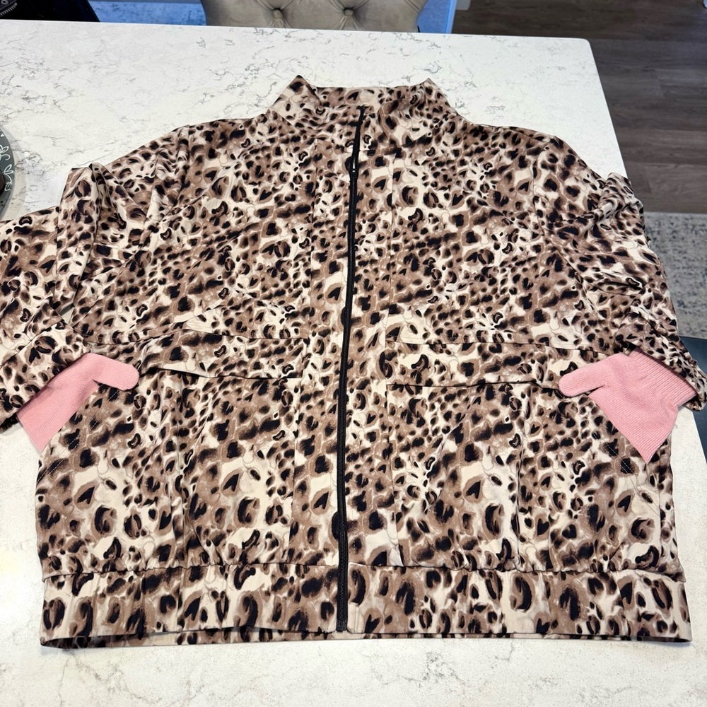 NWOT- Member’s Mark Leopard Print Women's Travel Jacket Size XL - Picture 6 of 10